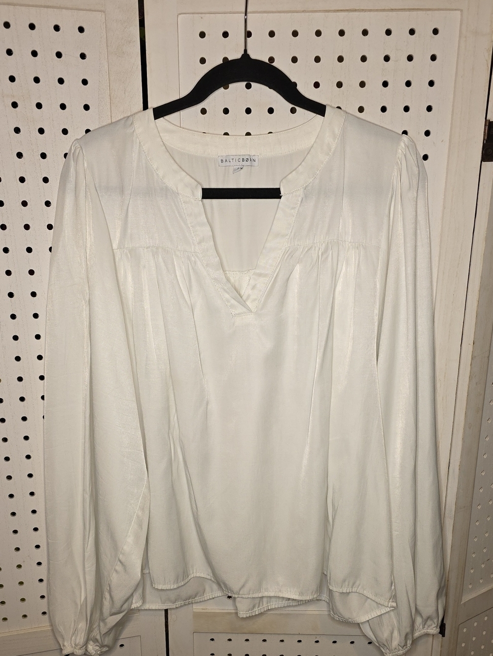 Baltic Born White Long-Sleeve V-Neck Peasant Blouse L